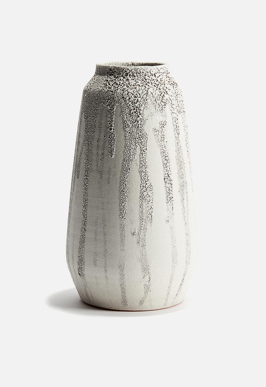 H&M - Tall terracotta vase - light grey patterned