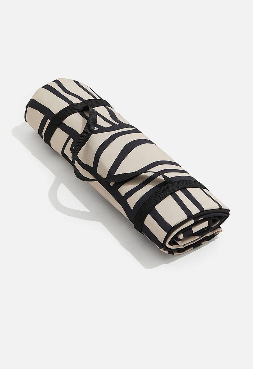 H&M - Patterned picnic blanket - light beige & black