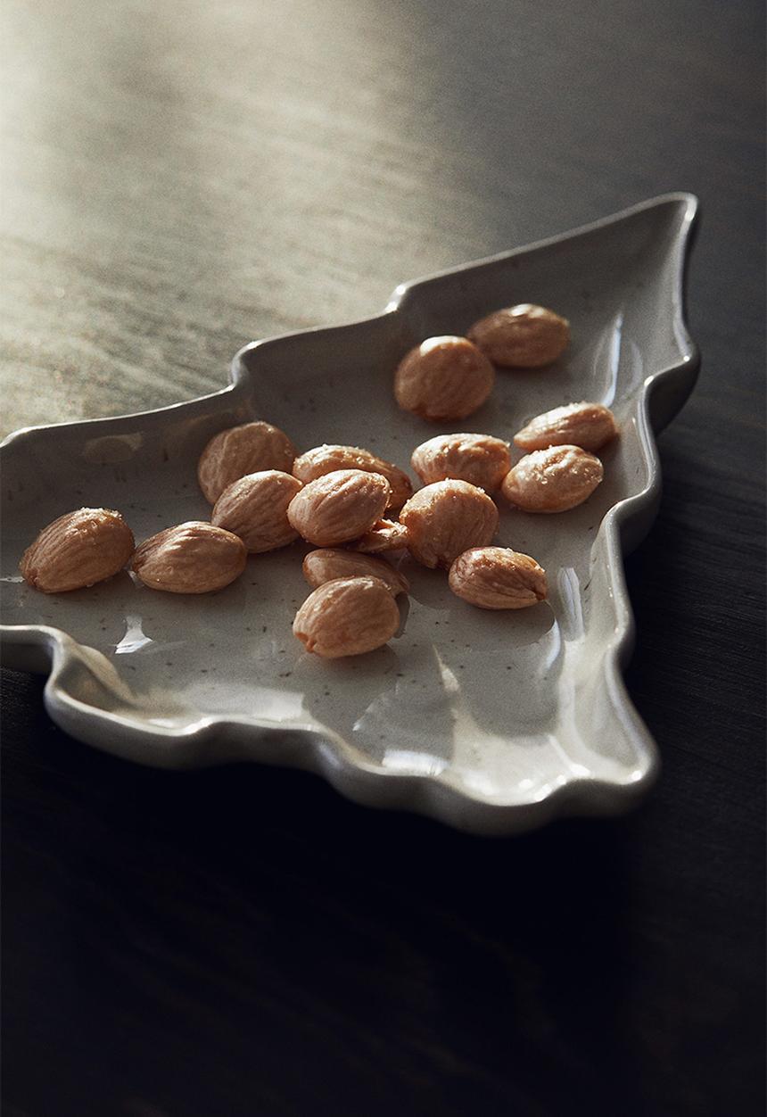 H&M - Stoneware serving plate - white