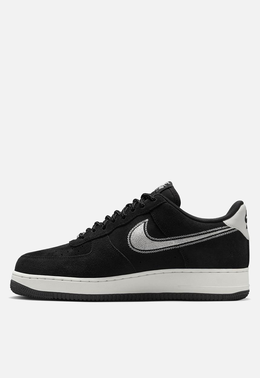 Nike - Air Force 1 '07 lv8