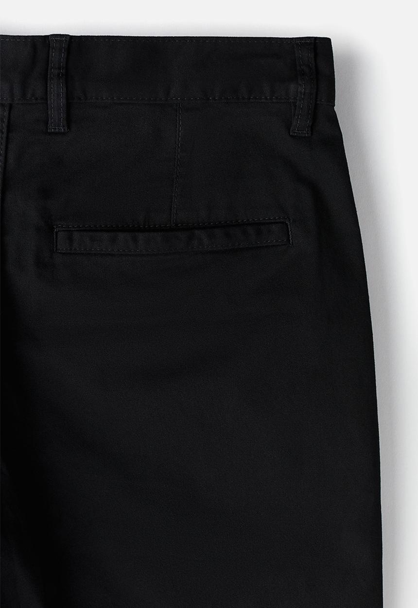 H&M - Regular fit chino shorts - black