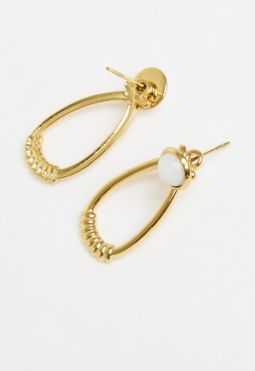 Zoe on Trend - Trendy design stud earring - gold & white