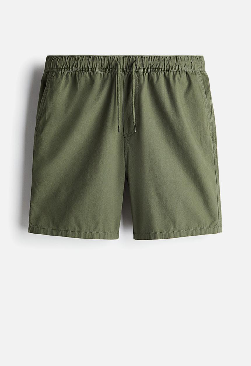 H&M - Regular fit cotton shorts - green