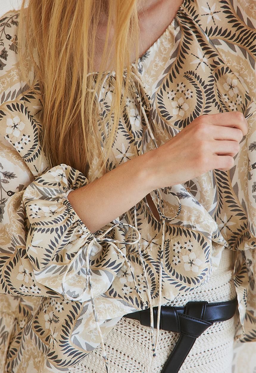 H&M - Drawstring-detail blouse - beige & patterned