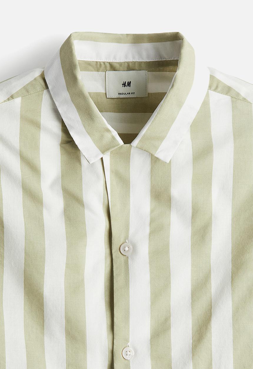 H&M - Regular fit printed resort shirt - green & white striped