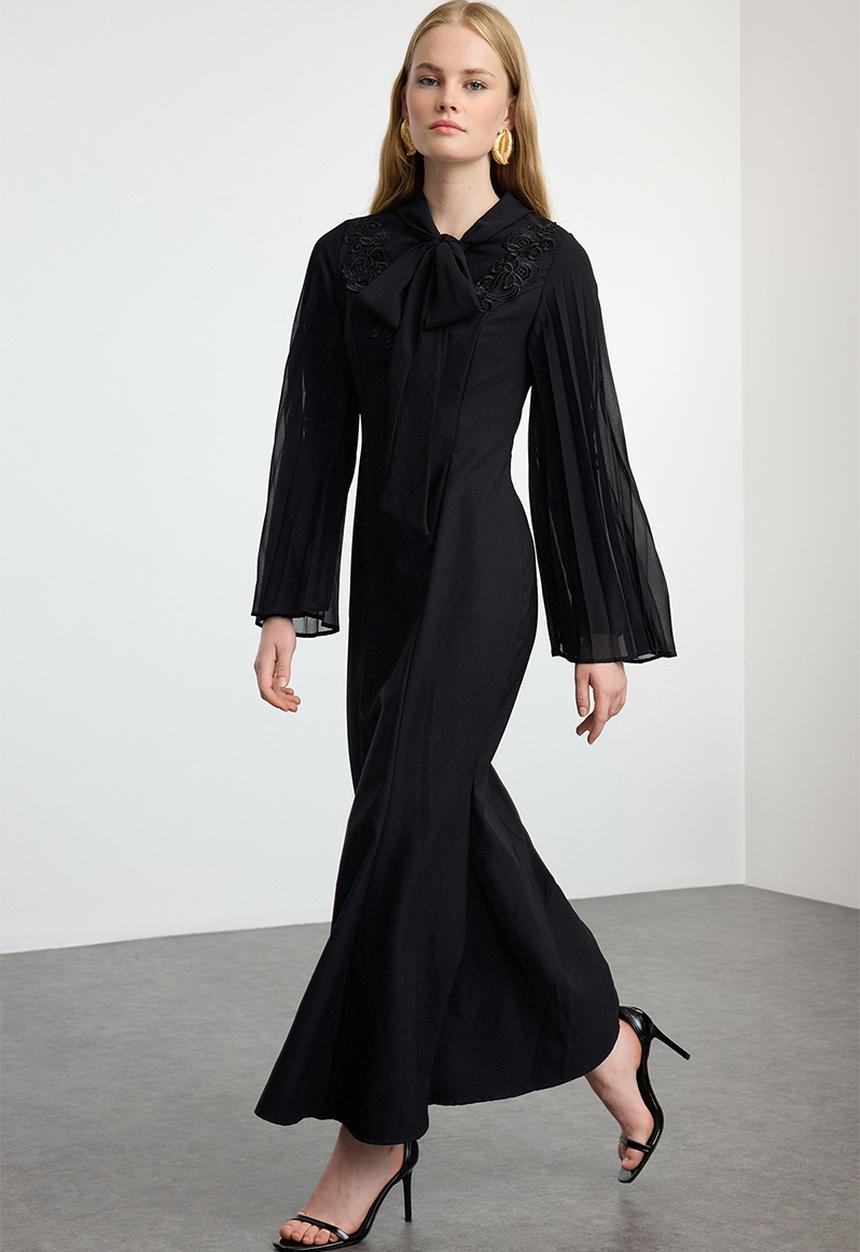 Trendyol - Black Embroidered Chiffon Sleeve Evening Dress