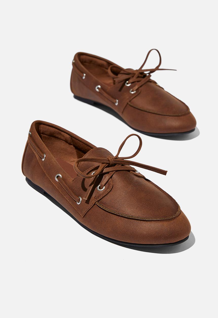 Cotton On - Billie Boat Shoe - Brown Disstressed