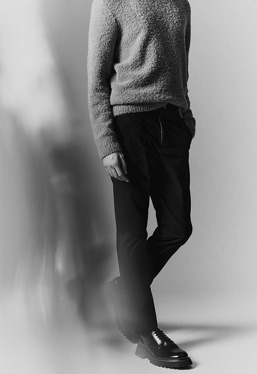 H&M - Slim fit cotton chinos - navy blue