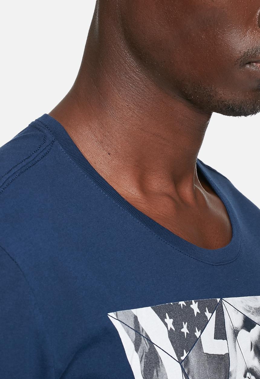 GUESS - Geometric tee