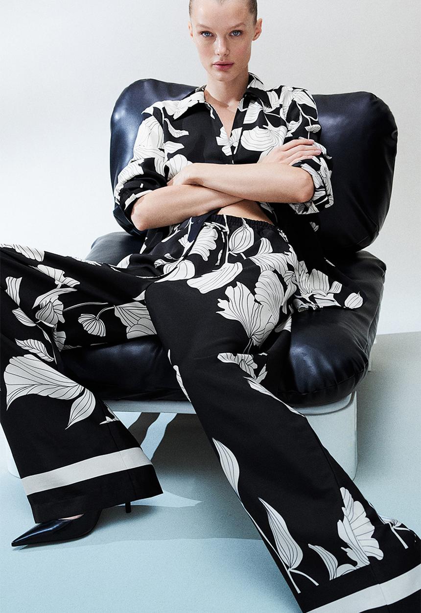 H&M - Long-sleeved shirt - black & white floral