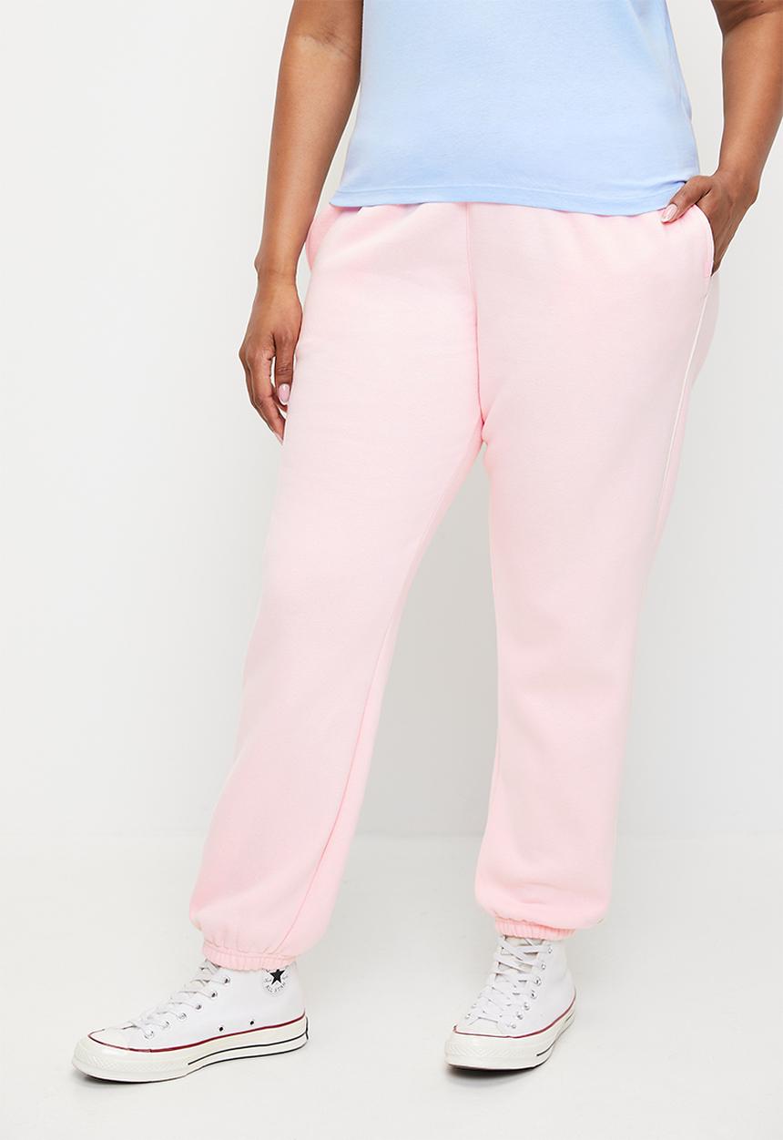 Cotton On - Plus Plush Essential Gym Sweatpant - Cherry Dream/Coconut Milk