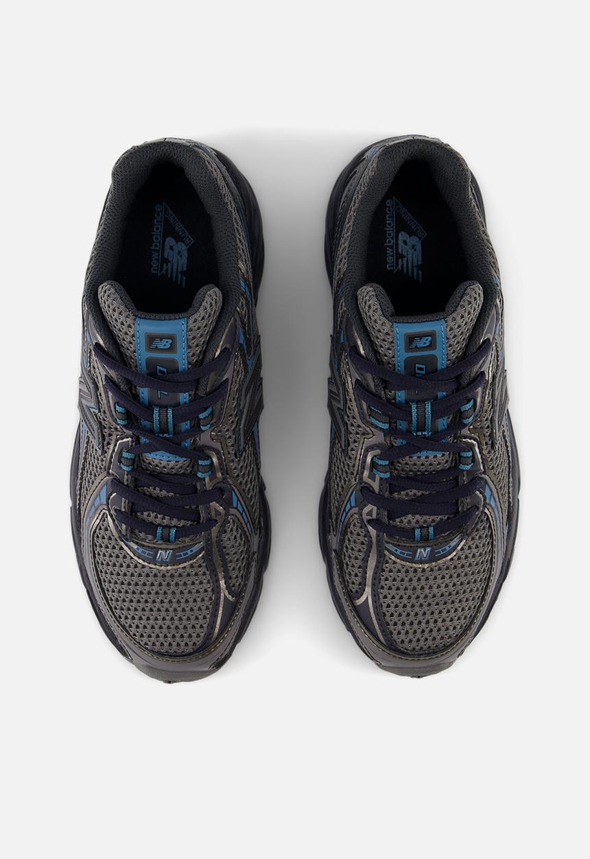New Balance  - 740 V2