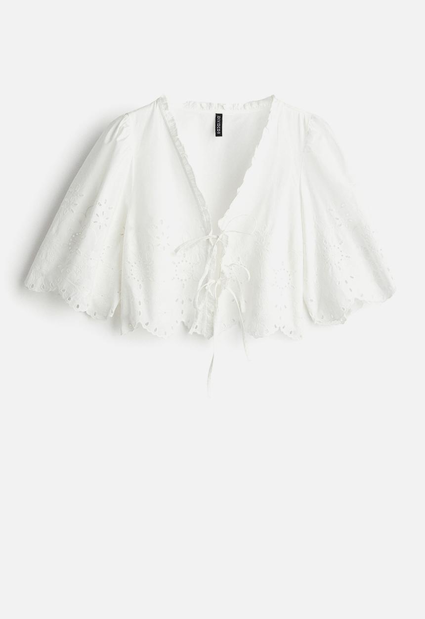 H&M - Cropped broderie anglaise blouse - cream
