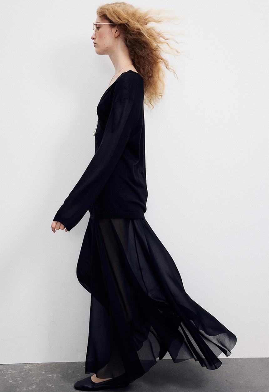 H&M - V-neck jumper - black