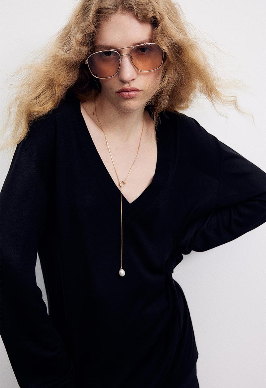 H&M - V-neck jumper - black