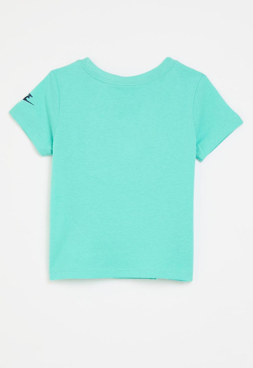 Nike - Nkg printed club graphic tee - green frost