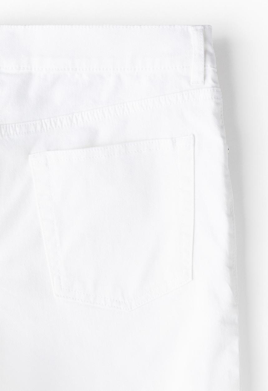 H&M - Slim fit cotton twill shorts - white