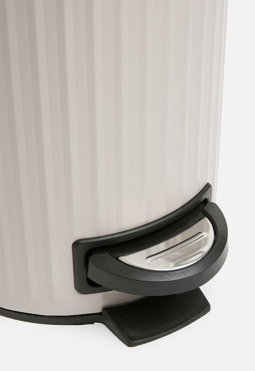 Bathroom Solutions - Ribbed pedal bin - beige