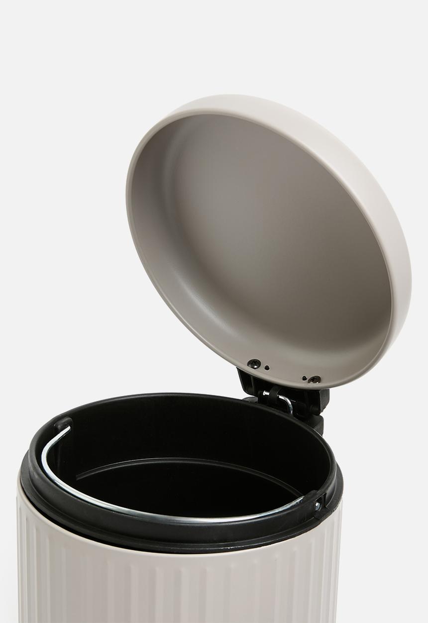Bathroom Solutions - Ribbed pedal bin - beige