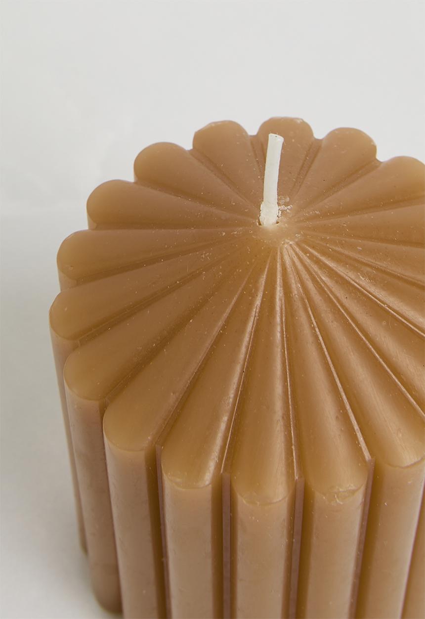 H&S - Reeded pillar candle - brown