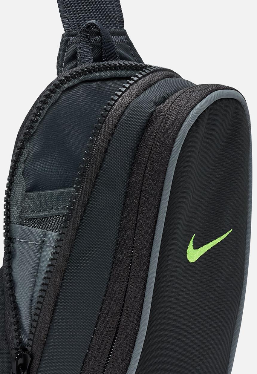 Nike - Nike  Essentials