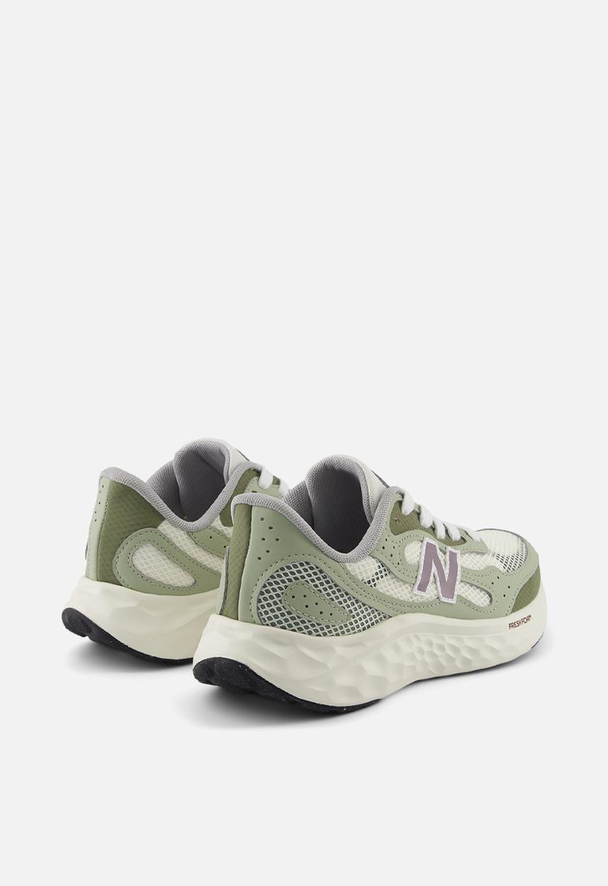 New Balance  - Arishi Lux v4