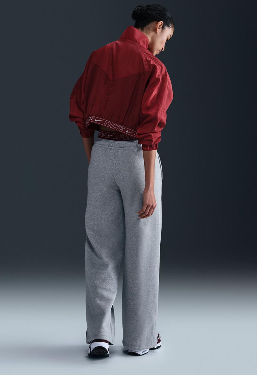 Nike - Nike Woven Street Jacket - Team Red/Team Red