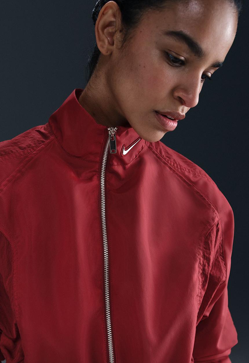 Nike - Nike Woven Street Jacket - Team Red/Team Red