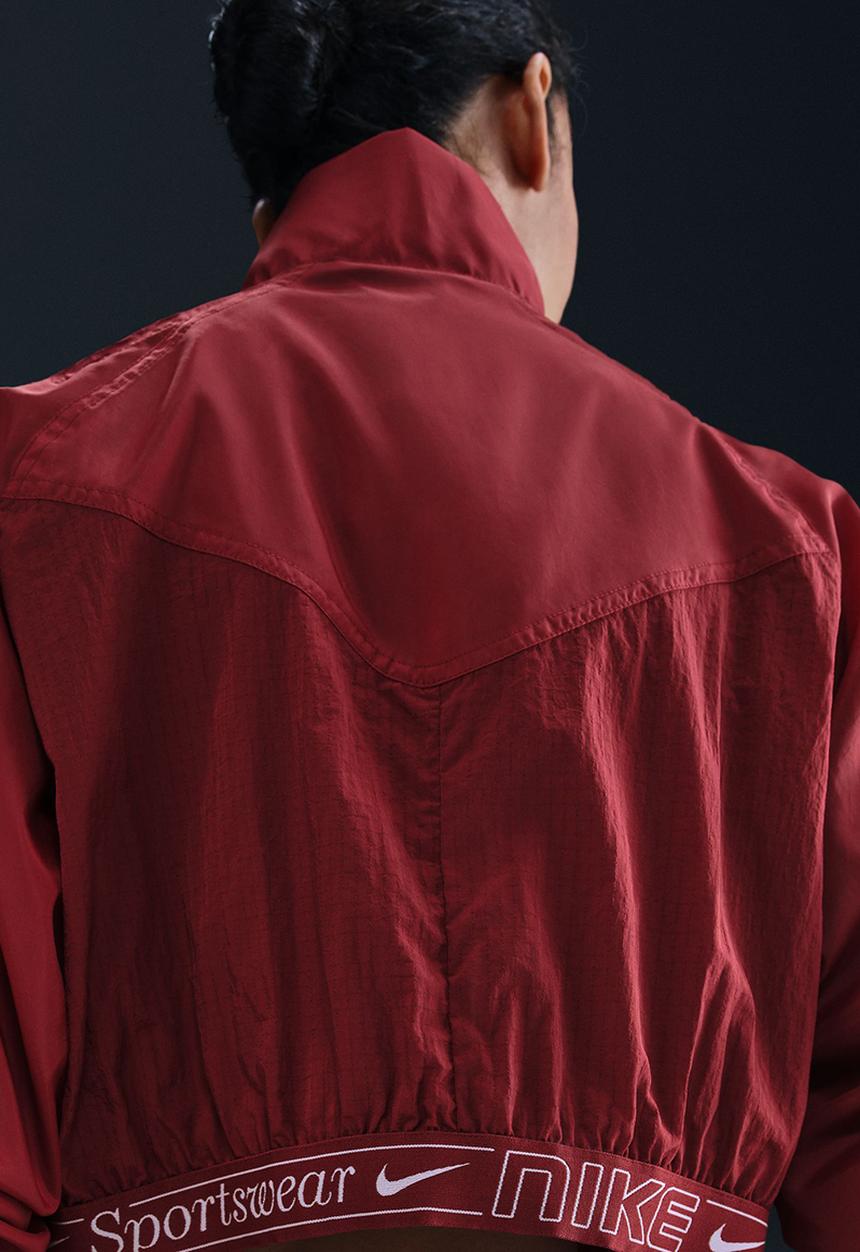 Nike - Nike Woven Street Jacket - Team Red/Team Red