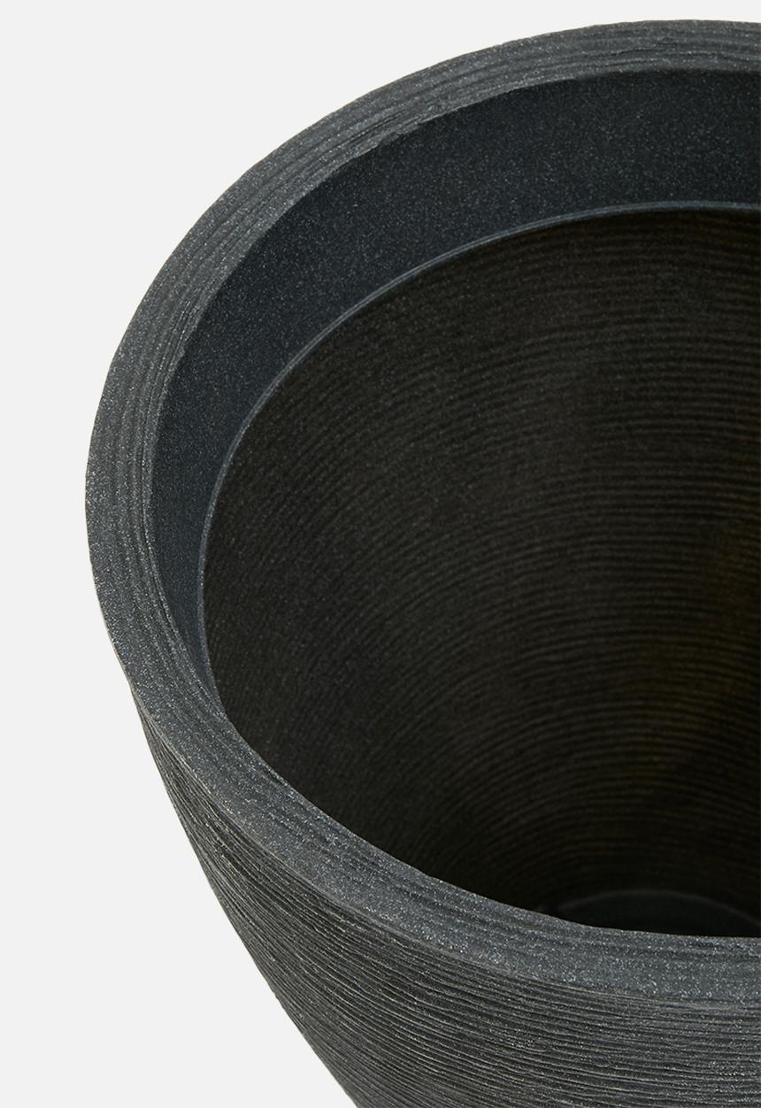 H&S - Ribbed tall planter - black
