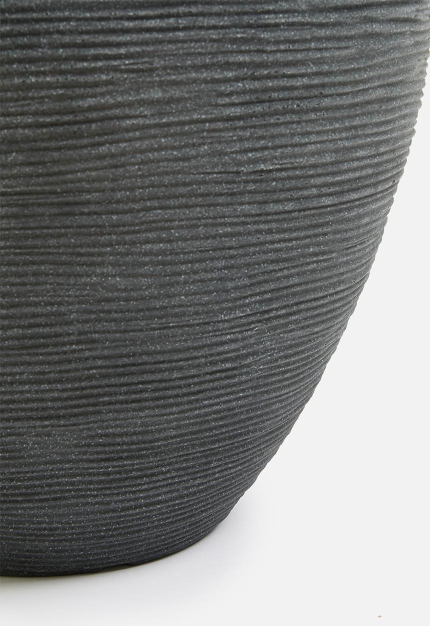 H&S - Ribbed wide planter - black