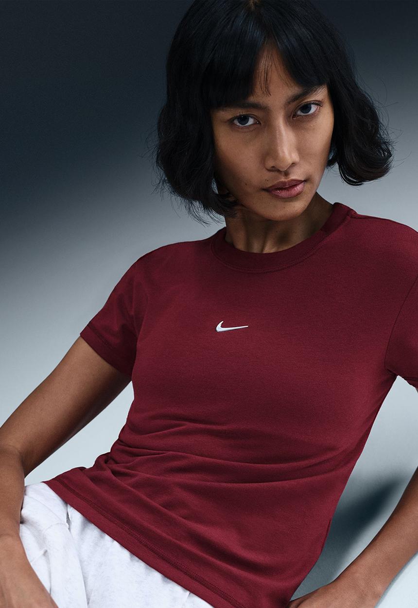Nike - Nike Chill Knit Tee - Team Red