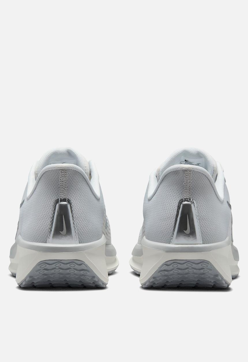 Nike - Nike Quest 6
