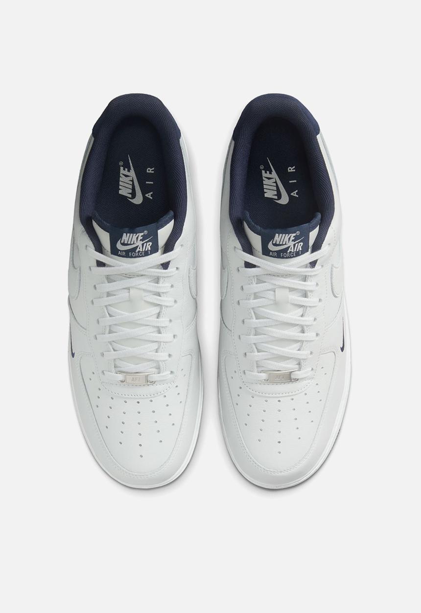 Nike - AIR FORCE 1 '07 LV8