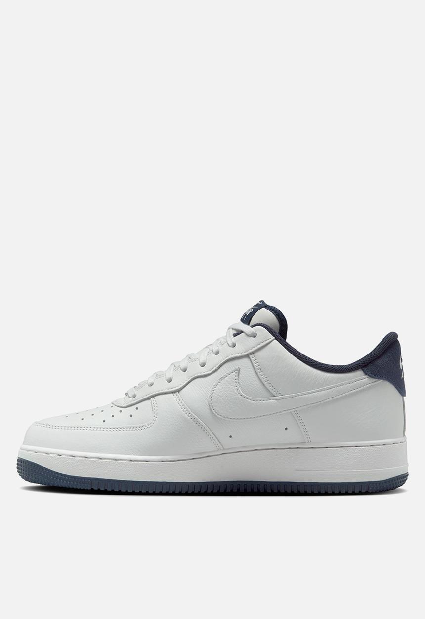 Nike - AIR FORCE 1 '07 LV8