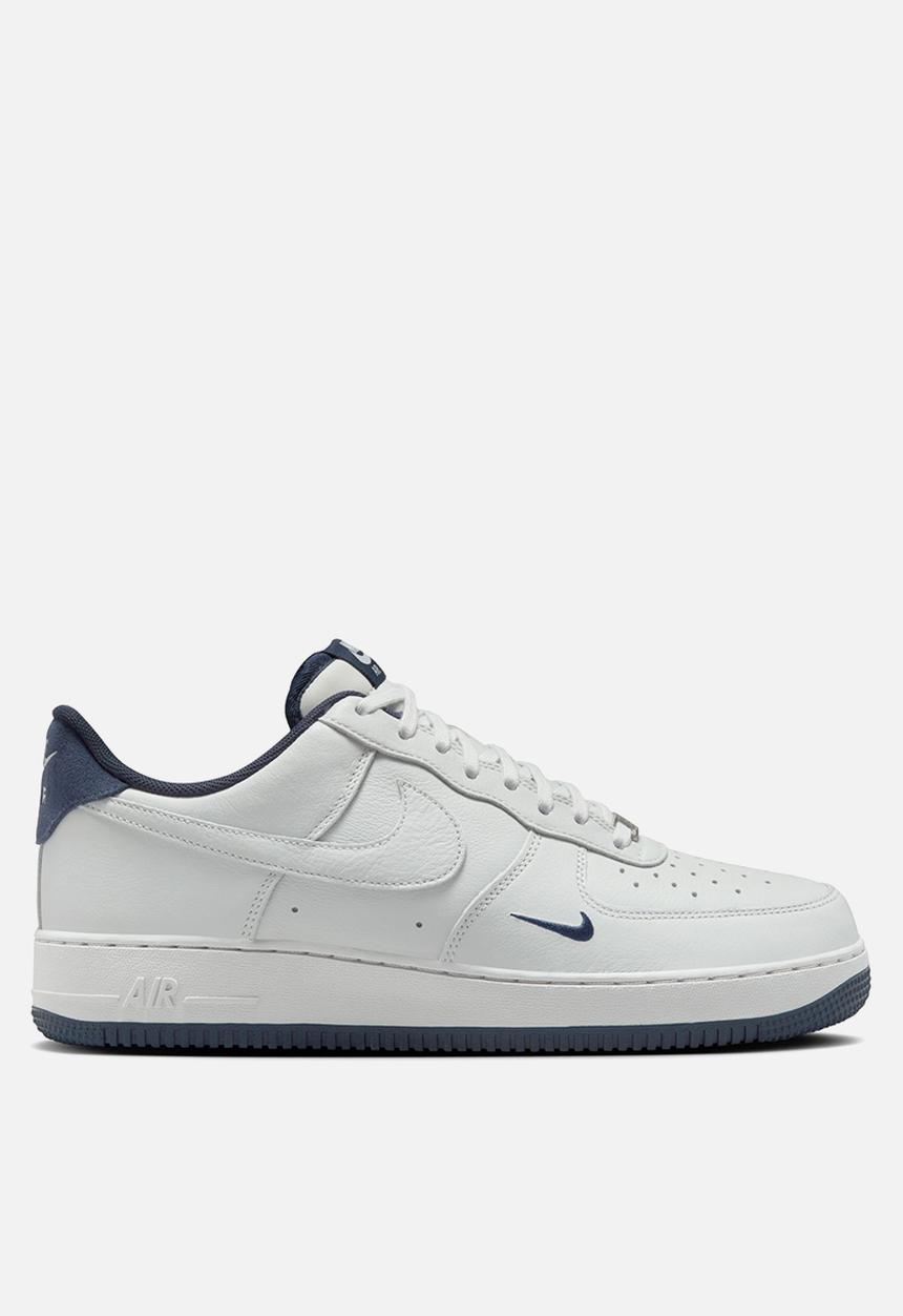 Nike - AIR FORCE 1 '07 LV8