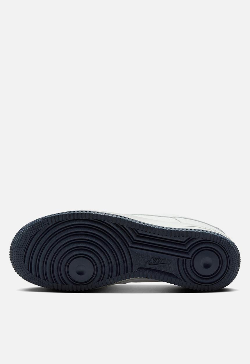 Nike - AIR FORCE 1 '07 LV8