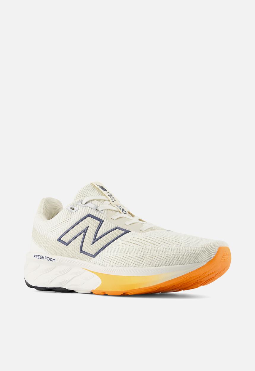New Balance  - FRESH FOAM 520 v9