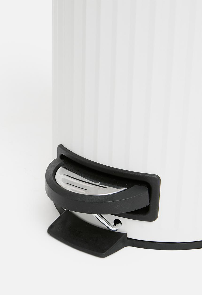 Bathroom Solutions - Ribbed pedal bin - white