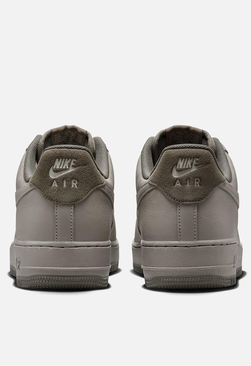 Nike - AIR FORCE 1 '07 LV8