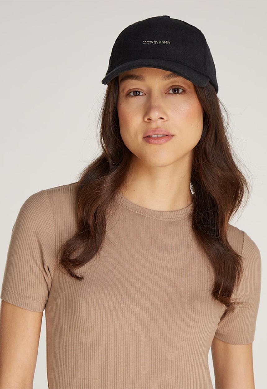 Calvin Klein - Metal lettering wool cap - ck black