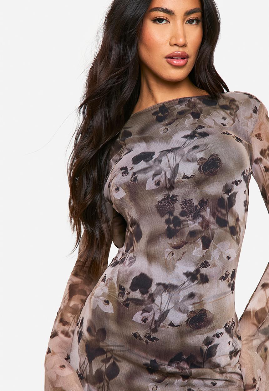 boohoo - Printed Mesh Scoop Back Maxi Dress - Multi