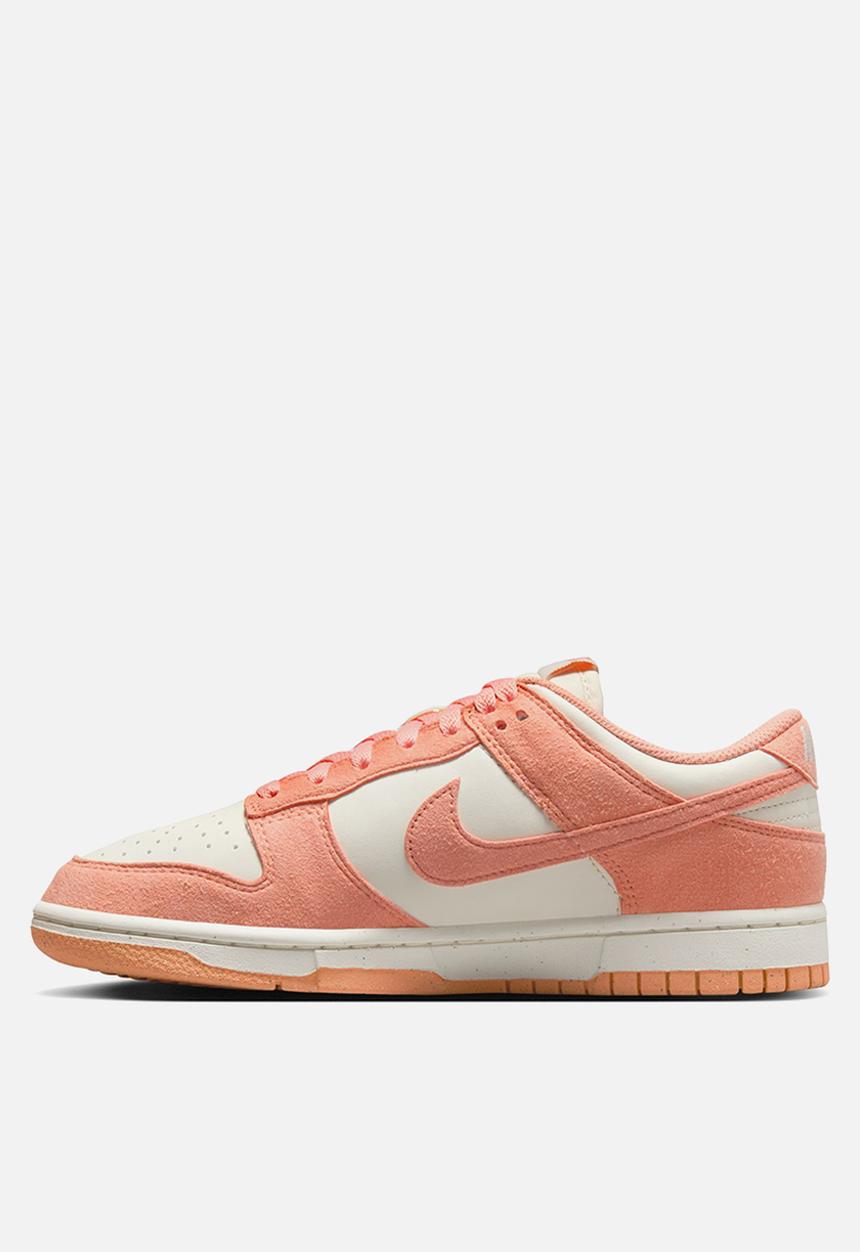 Nike - WMNS NIKE DUNK LO