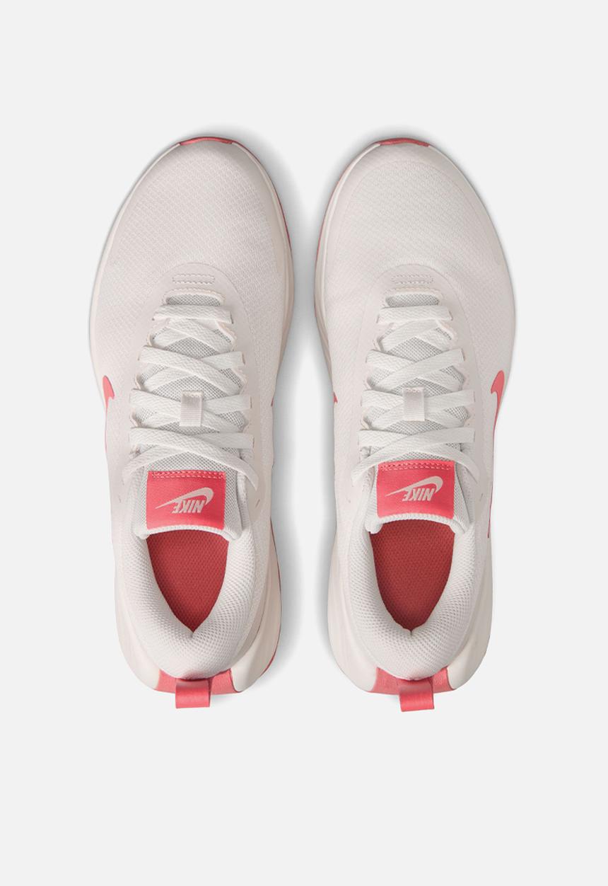 Nike - Nike Legend Essential 4