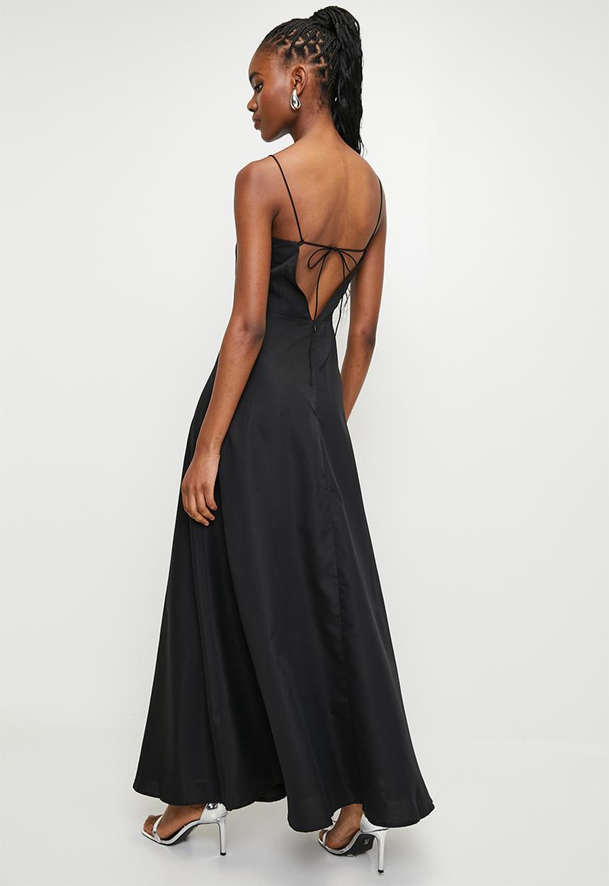 boohoo - Strappy Back Maxi Dress - Black