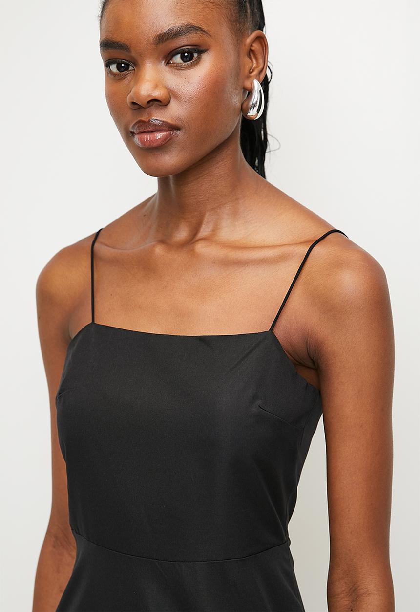 boohoo - Strappy Back Maxi Dress - Black