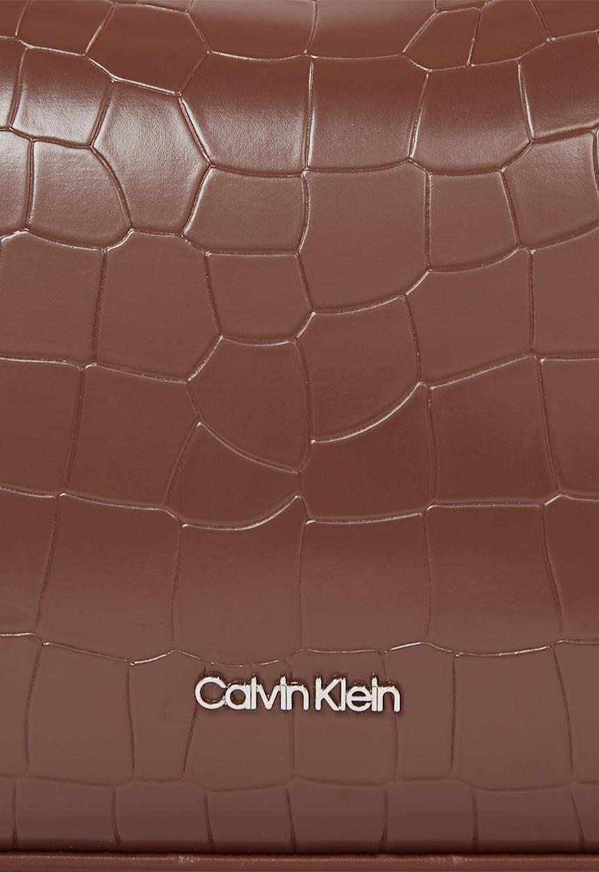 Calvin Klein - Ck must conv crossbody - croco-cioccolate lab croco
