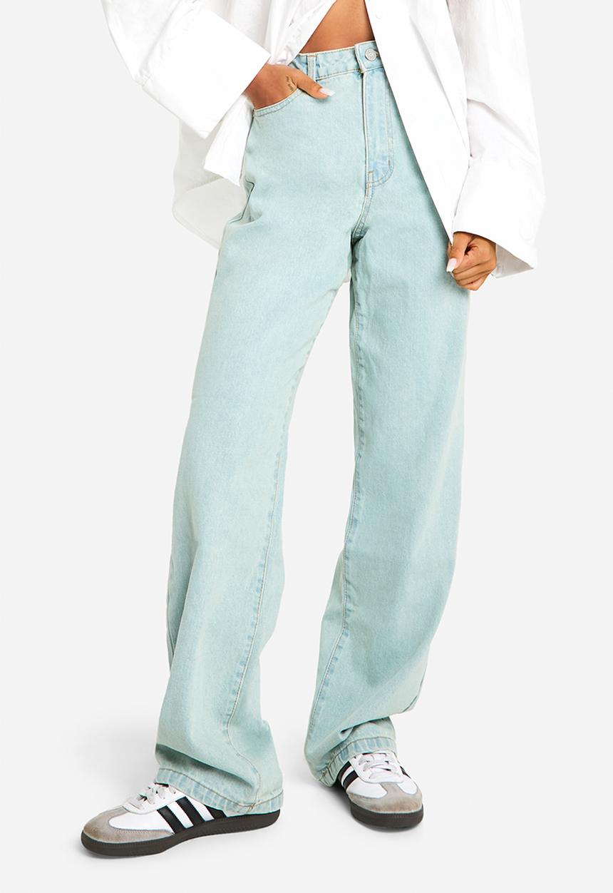boohoo - Basics Boyfriend Jeans - Bleach Wash