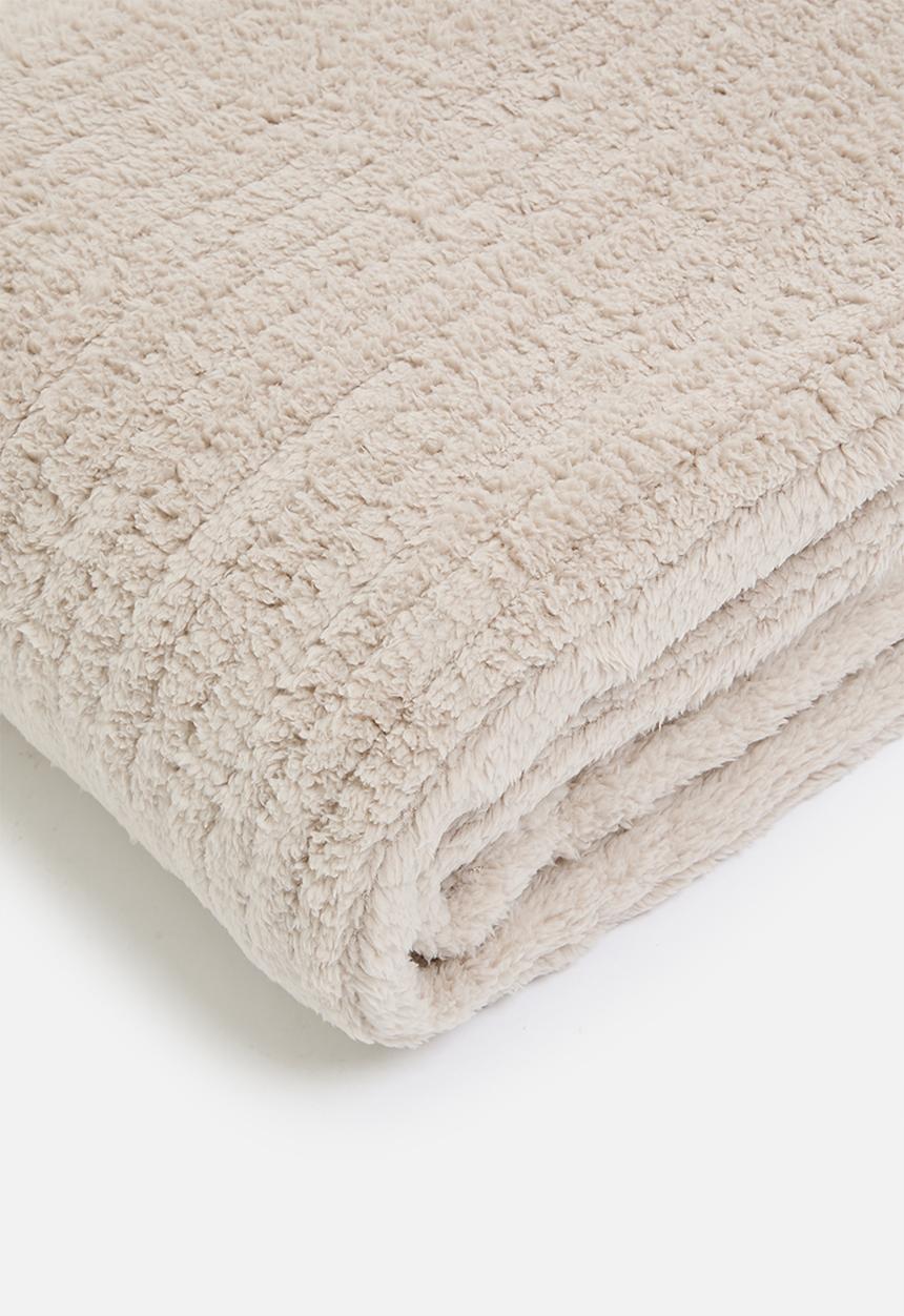 Sixth Floor - Shaggy Ribbed Fleece Bed Throw - Natural