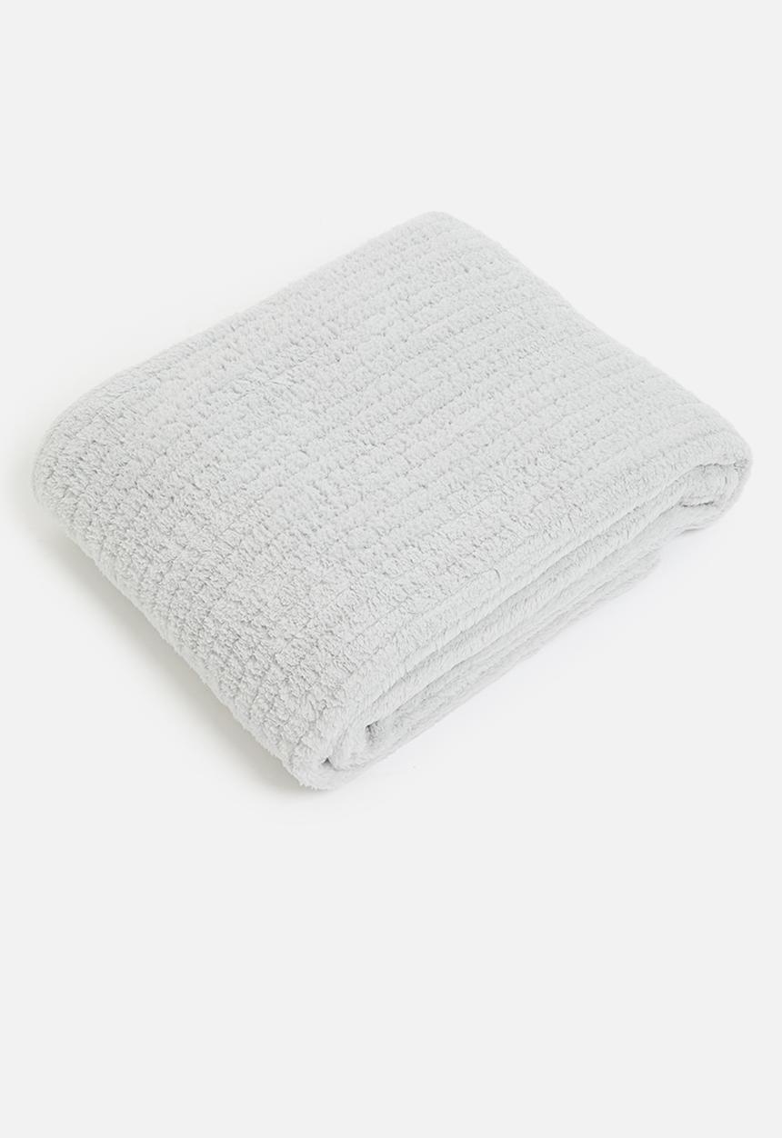 Sixth Floor - Shaggy Ribbed Fleece Bed Throw - Silver